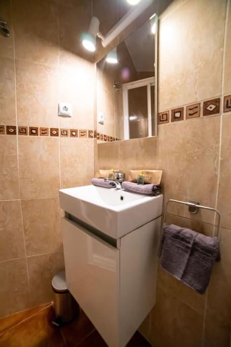 Cozy Apartment Plaza Espana I Renovated 3Br 2Bh Madrid Esterno foto